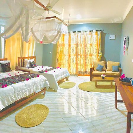 Uroa Getaway Bed & Breakfast Ngoại thất bức ảnh