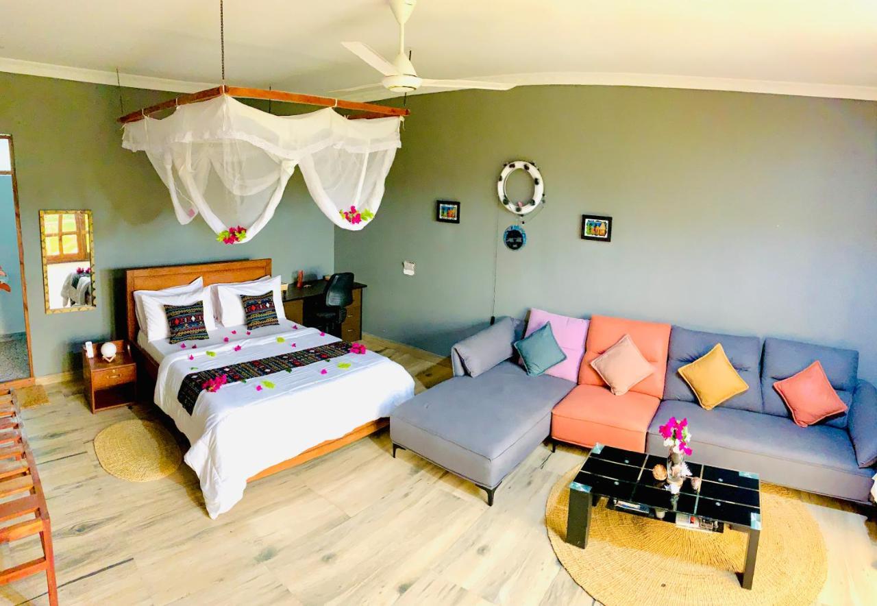 Uroa Getaway Bed & Breakfast Ngoại thất bức ảnh