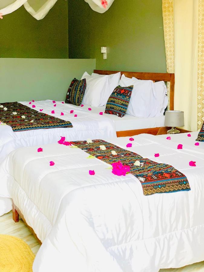 Uroa Getaway Bed & Breakfast Ngoại thất bức ảnh