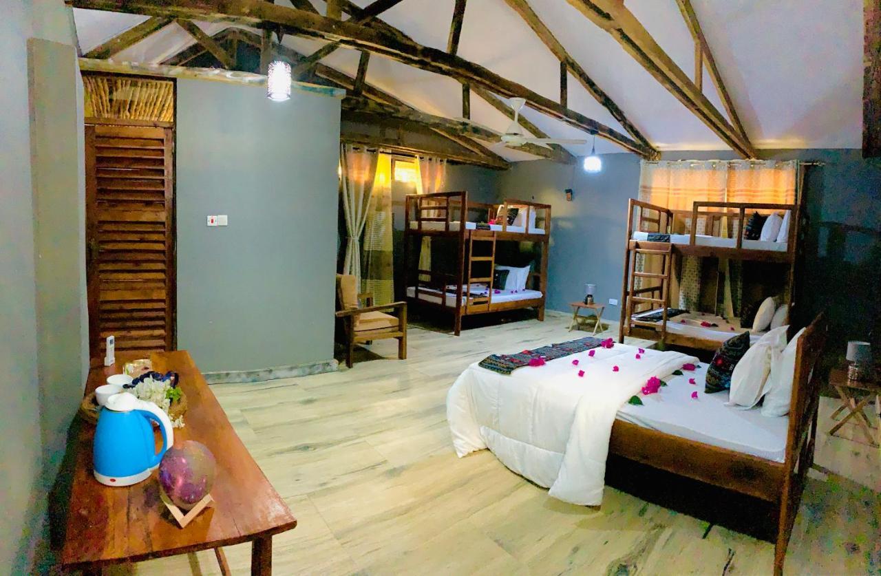 Uroa Getaway Bed & Breakfast Ngoại thất bức ảnh