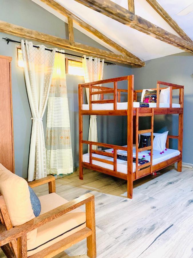 Uroa Getaway Bed & Breakfast Ngoại thất bức ảnh